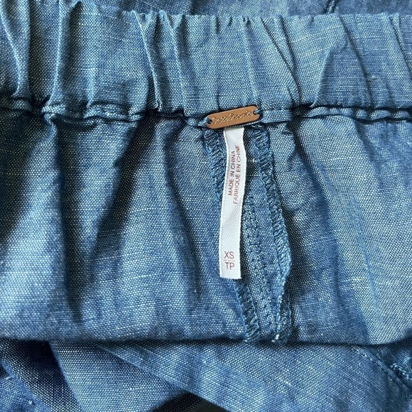 Free People Linen cotton Blend Off shoulder Chambray Top - Picture 5 of 7